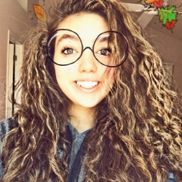 Meet your Posher, Lisa - Picture 1 of 1